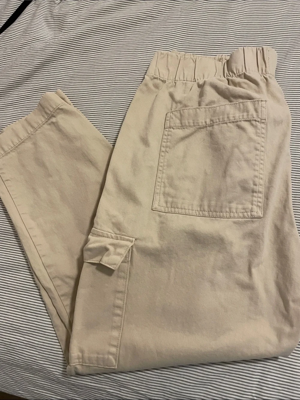 GAP Beige Elastic-Waist Cargo pants